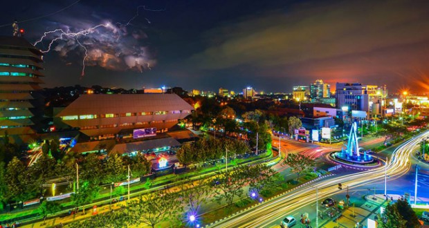 Night Photography at Jalan Pahlawan Semarang