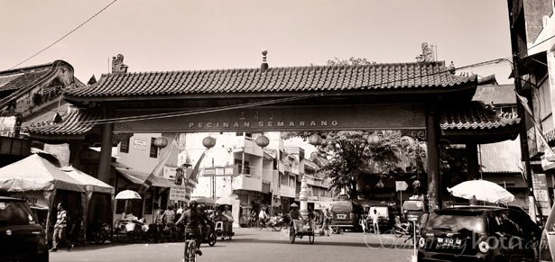 gerbang-pecinan-semarang