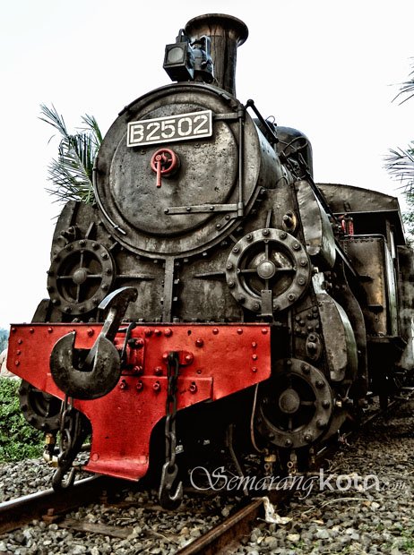 lokomotif-b2502-ambarawa